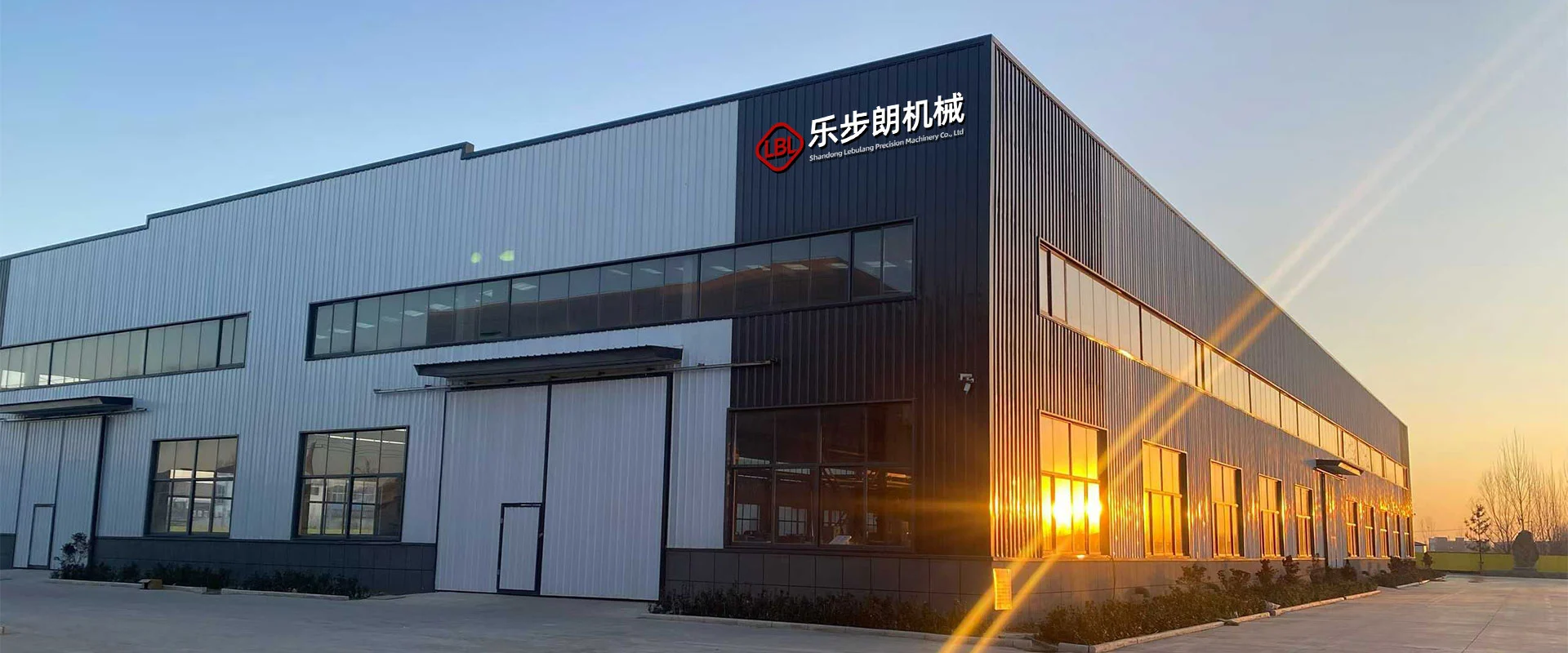 China Fabrica de mașini de aluminiu pentru perete cortină