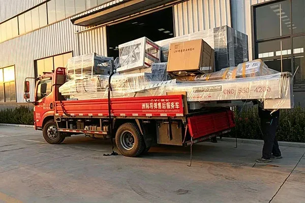 Pentru ce poate fi folosit echipamentul industrial de prelucrare a aluminiului de perete cortină?