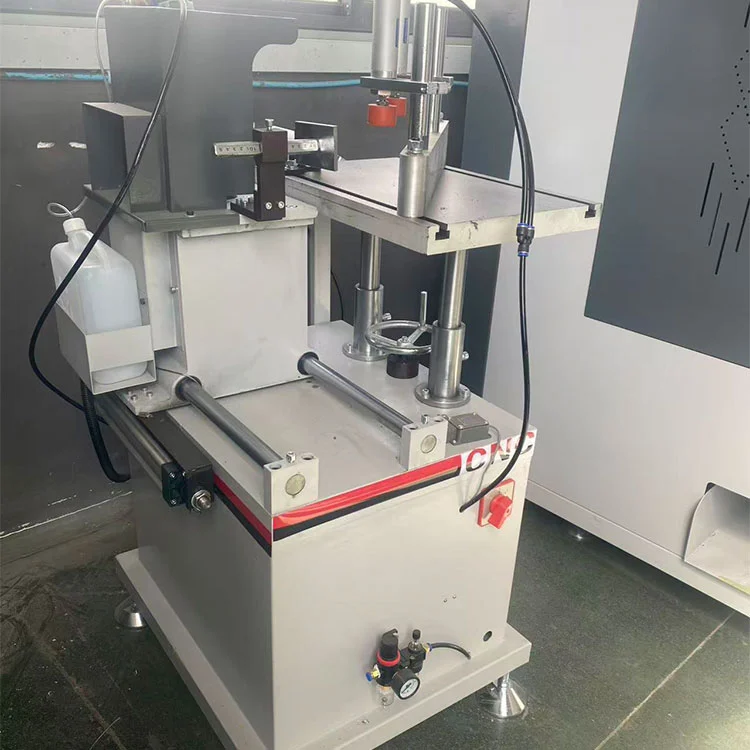 Mașină de frezat CNC din aluminiu cu 3+1 axe pentru montant pentru ferestre cu rupere termică