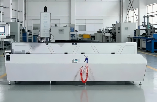 Freză CNC cu 3+2 axe pentru montanti din aluminiu cu forme speciale | Mașini pentru ferestre și pereți cortină