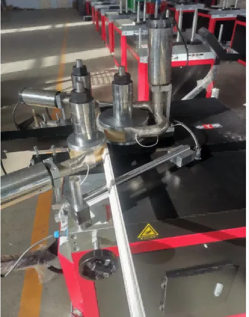 Mașină de îndoit CNC pentru profile de ferestre/uși din aluminiu și PVC