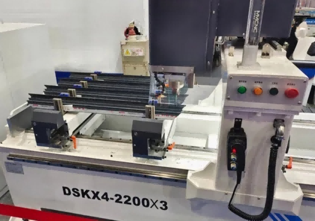Mașină de găurit perete cortină CNC din aluminiu cu 4 capete, de înaltă precizie